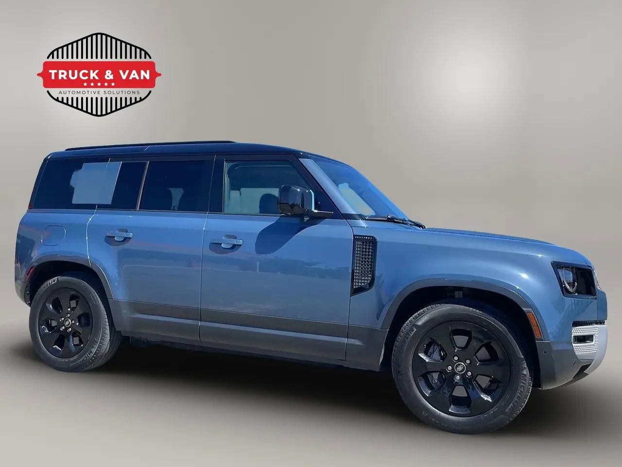Used 2021 Land Rover Defender 110 SE AWD/4WD image 3