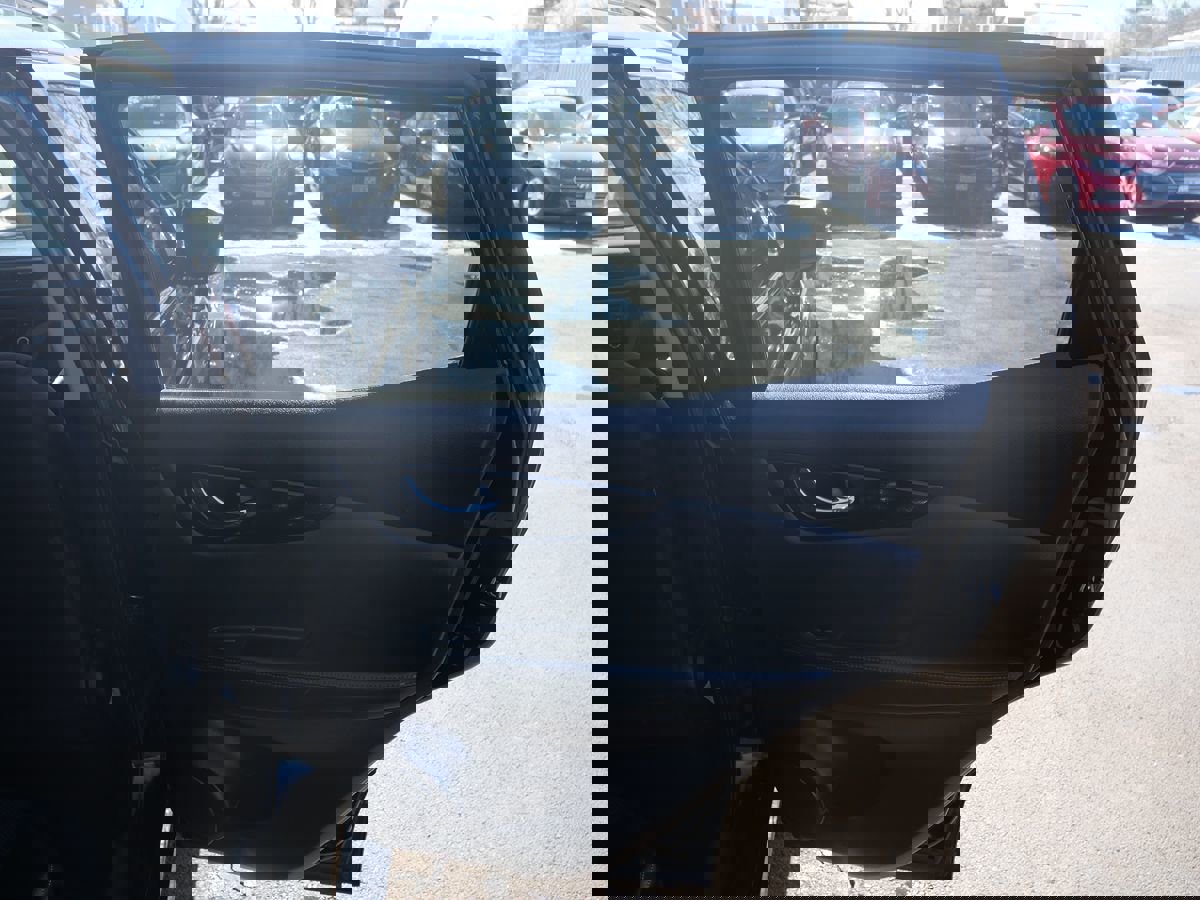 Used 2019 Nissan Rogue Sport SV w/ All-Weather Package image 27