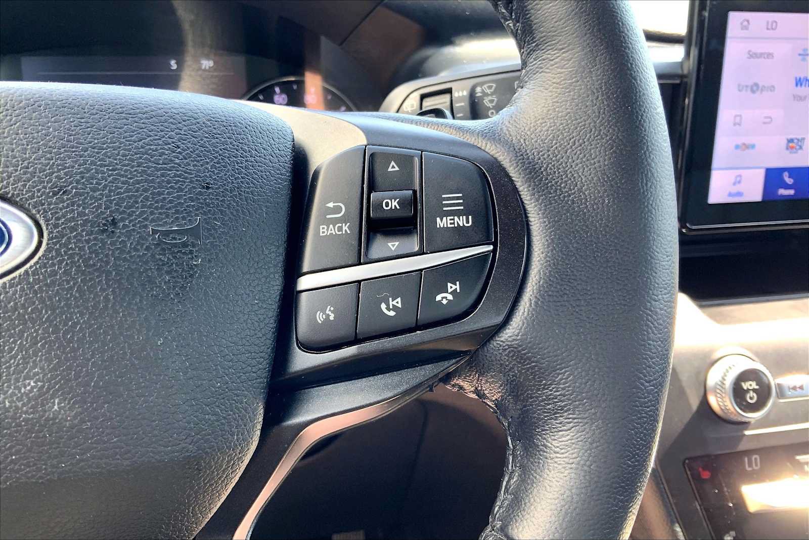 Used 2020 Ford Explorer XLT w/ Equipment Group 202A AWD/4WD image 25