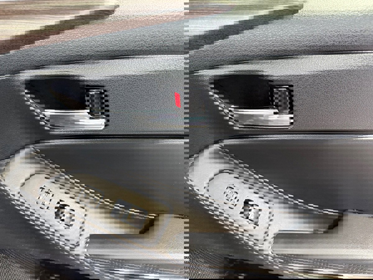 Used 2022 Toyota Avalon XLE image 33