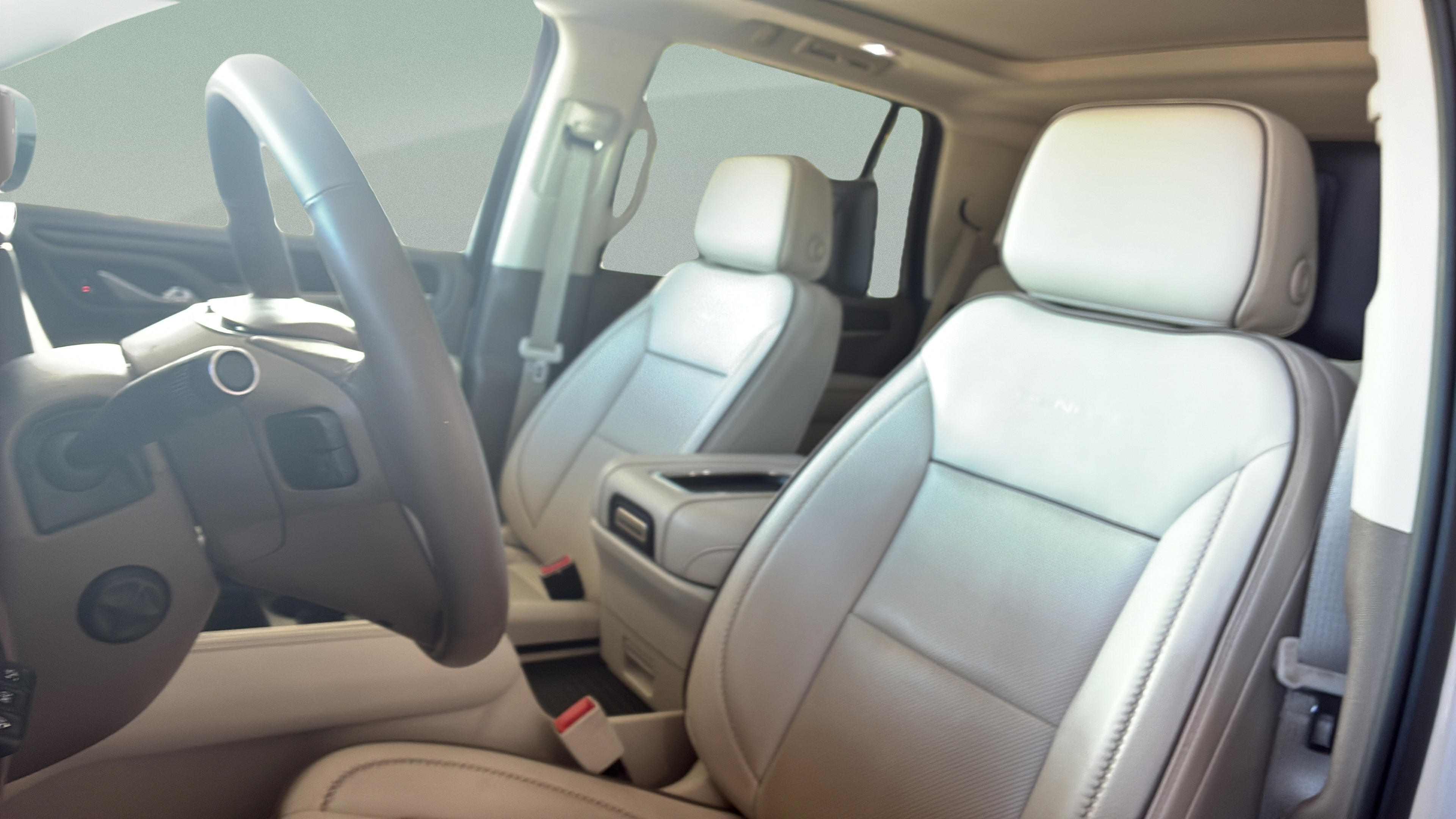 Used 2021 GMC Yukon Denali AWD/4WD image 15