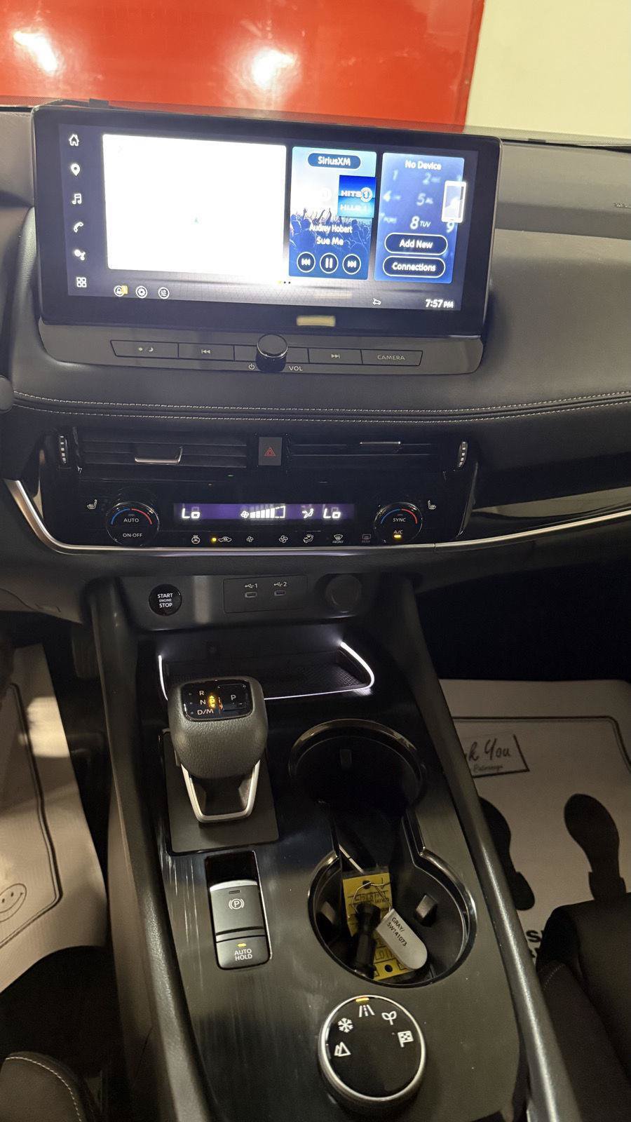 Used 2025 Nissan Rogue SL AWD/4WD image 33
