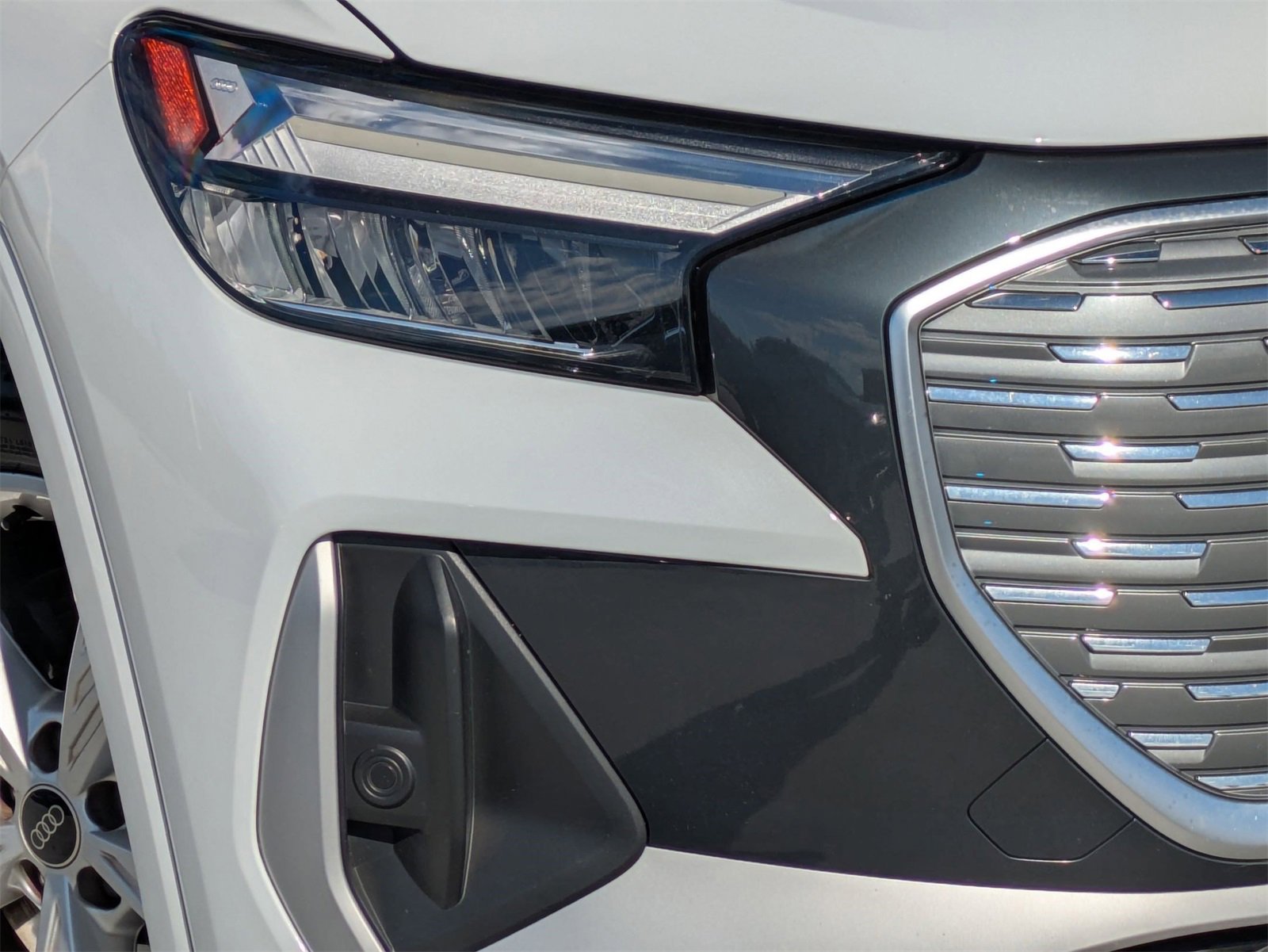 Used 2024 Audi Q4 e-tron Premium image 25