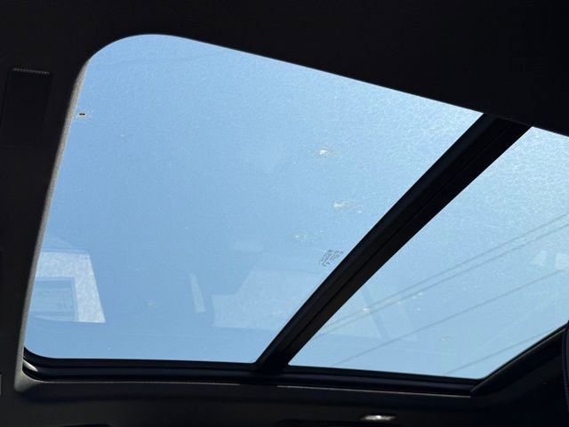 New 2026 Chevrolet Suburban High Country image 19