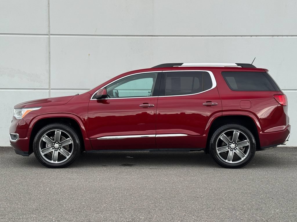 Used 2017 GMC Acadia Denali w/ Technology Package AWD/4WD image 4