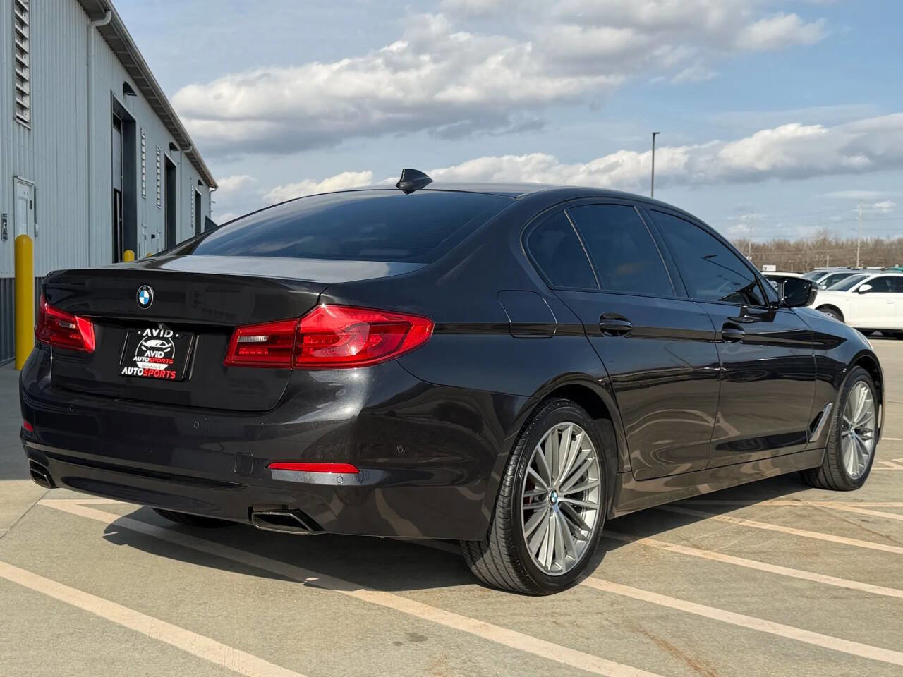 Used 2020 BMW 540i xDrive w/ Premium Package image 4