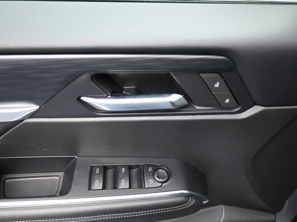 Used 2025 GMC Acadia Elevation image 11