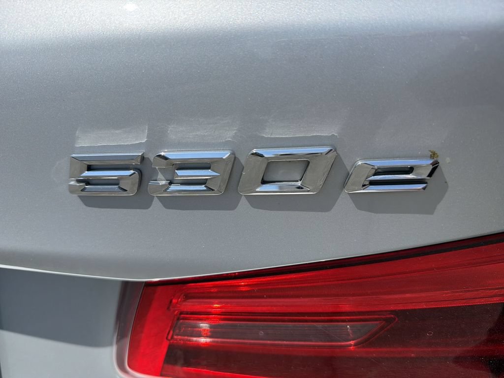 Used 2018 BMW 530e xDrive AWD/4WD image 15