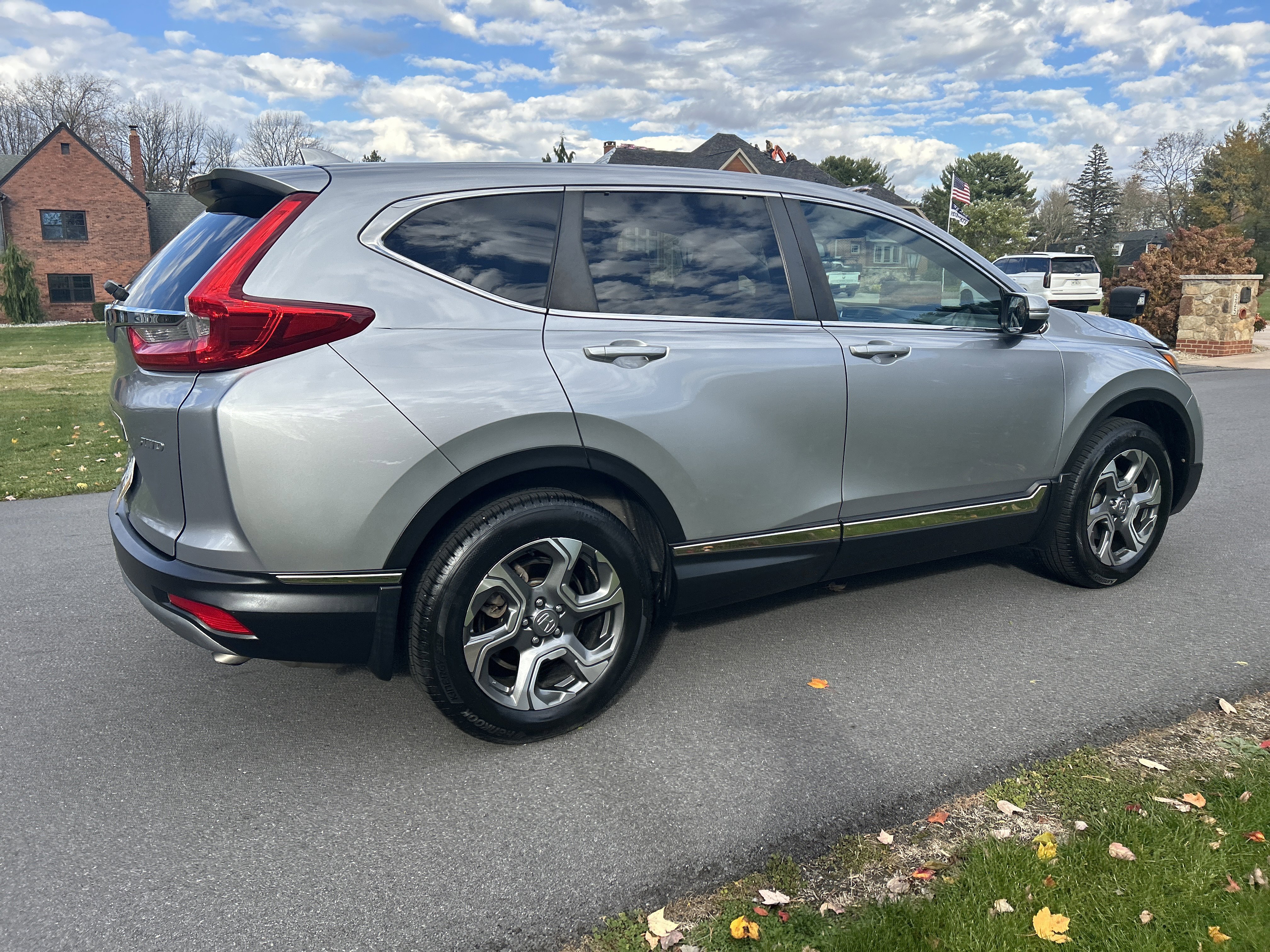 Used 2019 Honda CR-V EX image 9