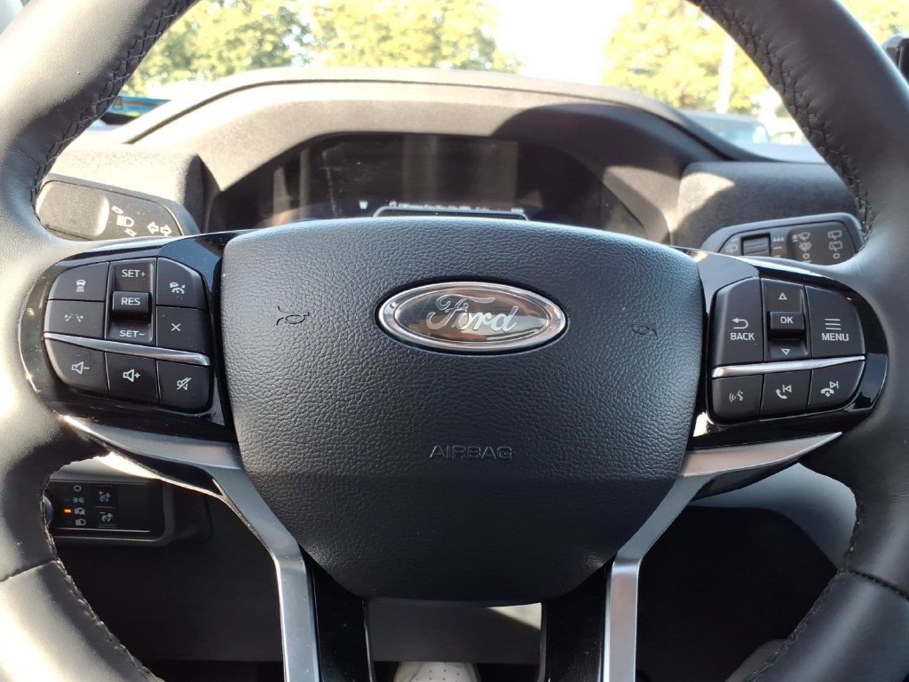 Used 2025 Ford Explorer Platinum w/ Ultimate Package AWD/4WD image 25