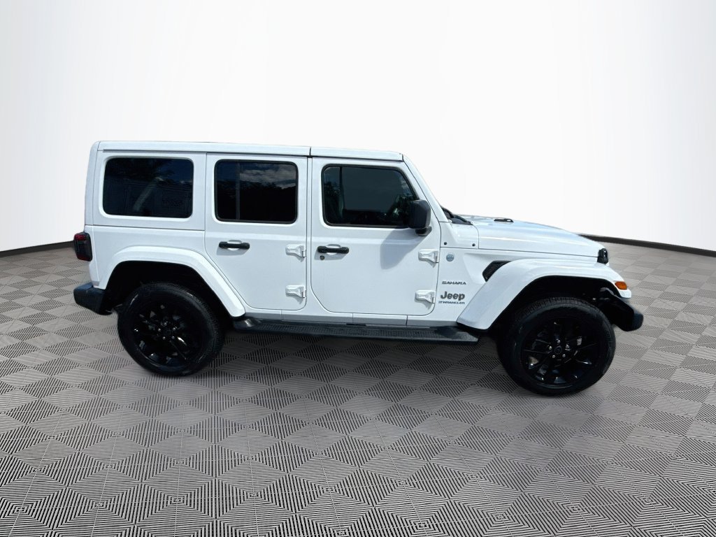 Used 2024 Jeep Wrangler Unlimited Sahara AWD/4WD image 5