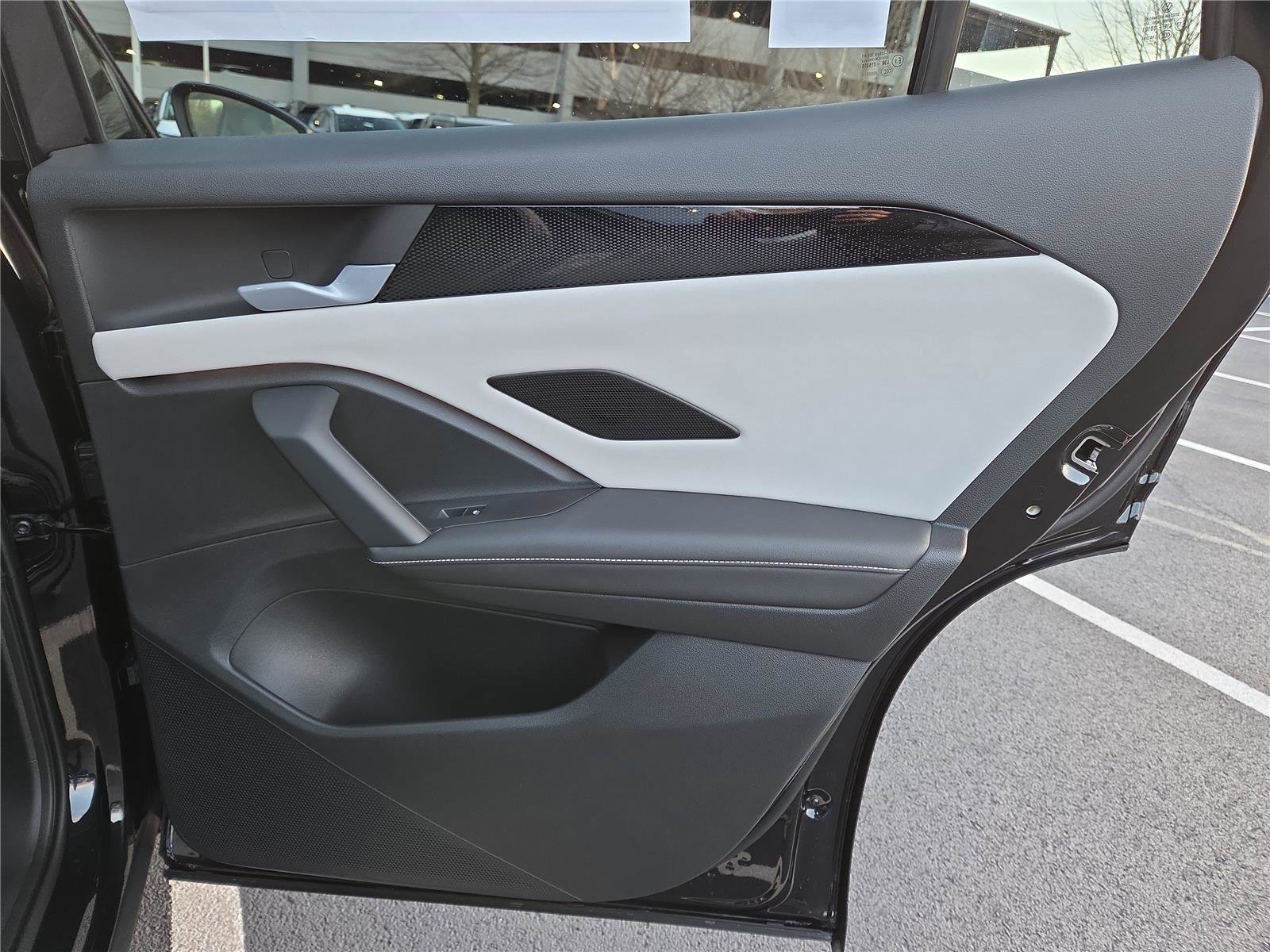 New 2026 Volkswagen Tiguan SE image 29