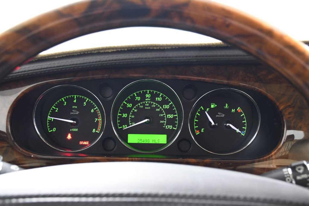 Used 2009 Jaguar XJ8 image 40