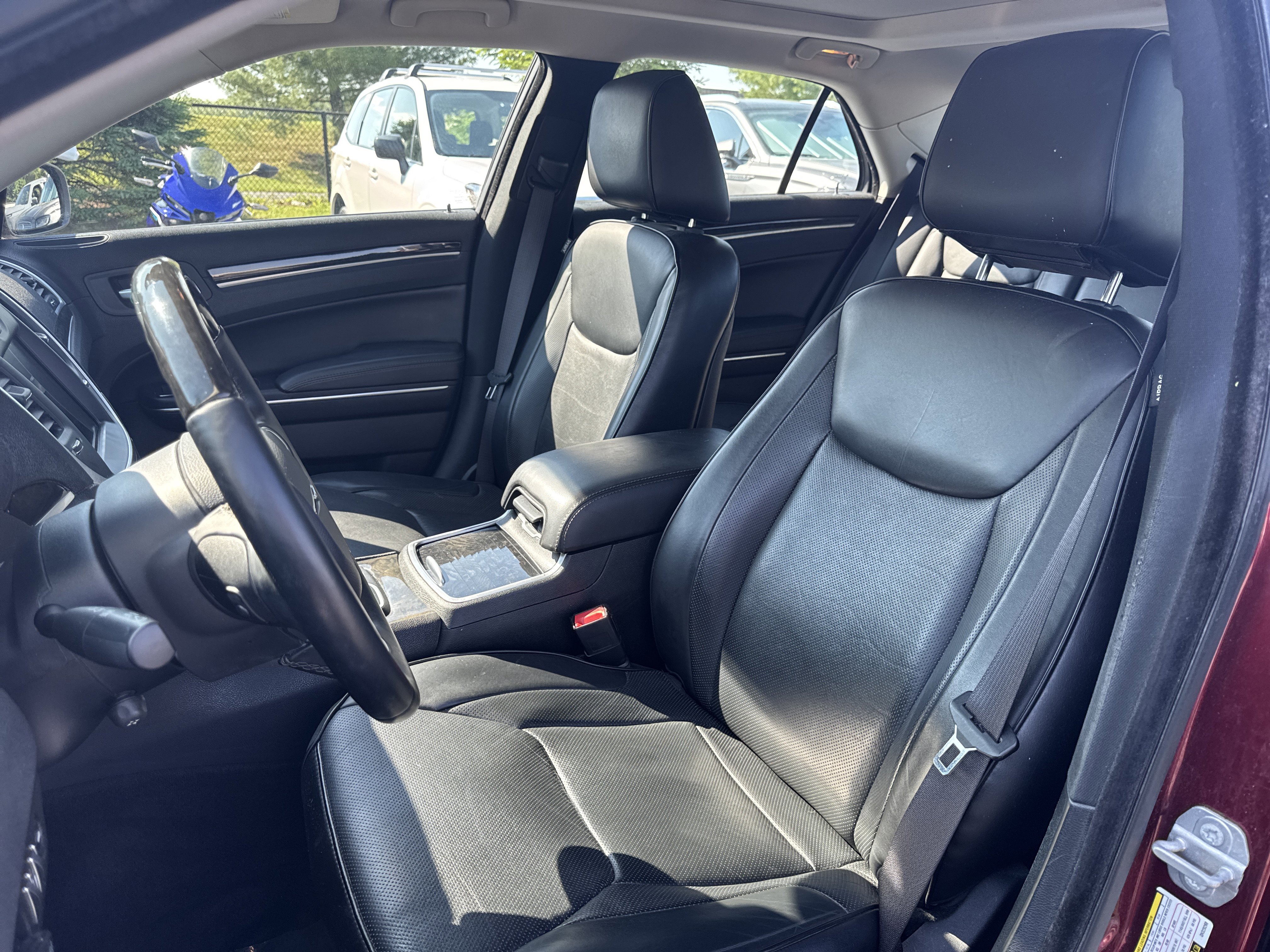 Used 2016 Chrysler 300 C RWD image 11
