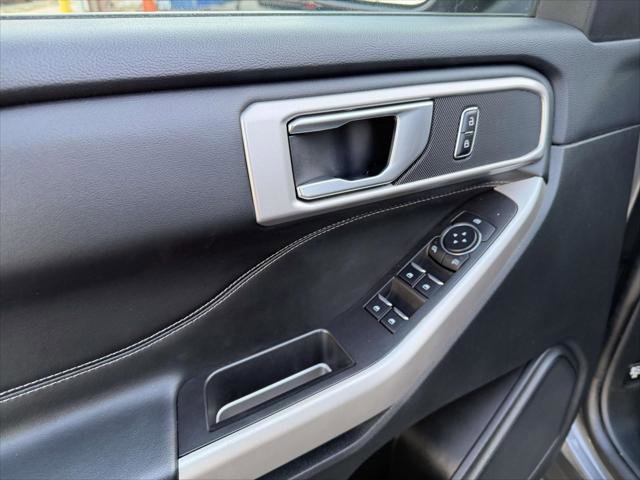 Used 2023 Ford Explorer XLT w/ Equipment Group 202A image 16