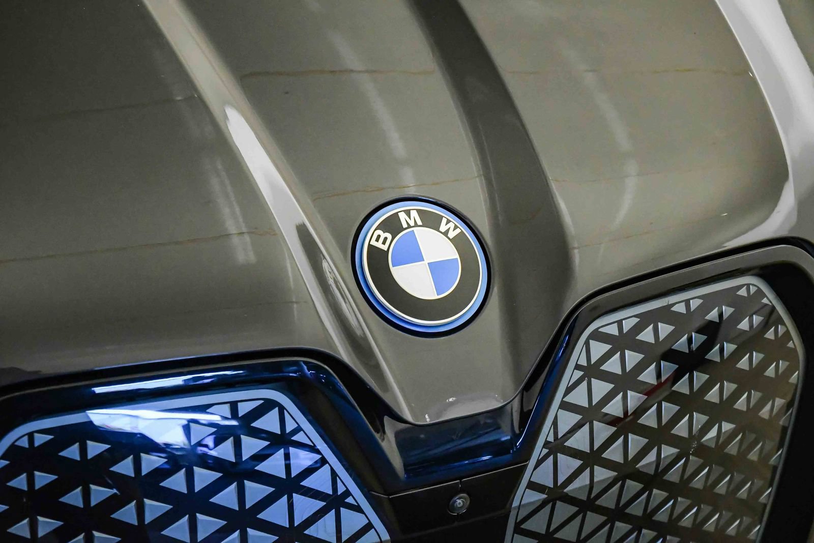 Certified 2024 BMW iX xDrive50 AWD/4WD image 8