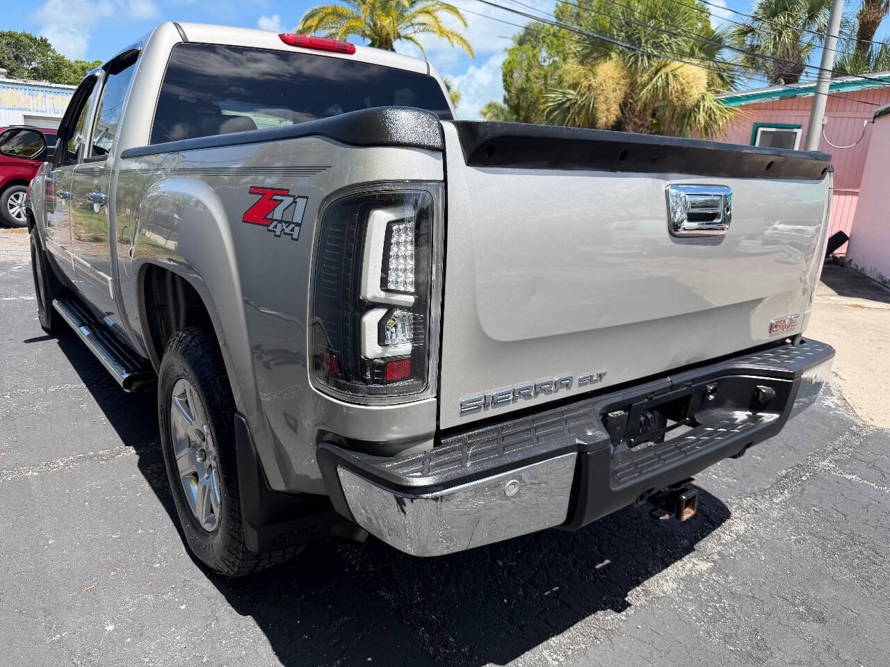 Used 2009 GMC Sierra 1500 SLT w/ Suspension Package, Off-Road AWD/4WD image 12