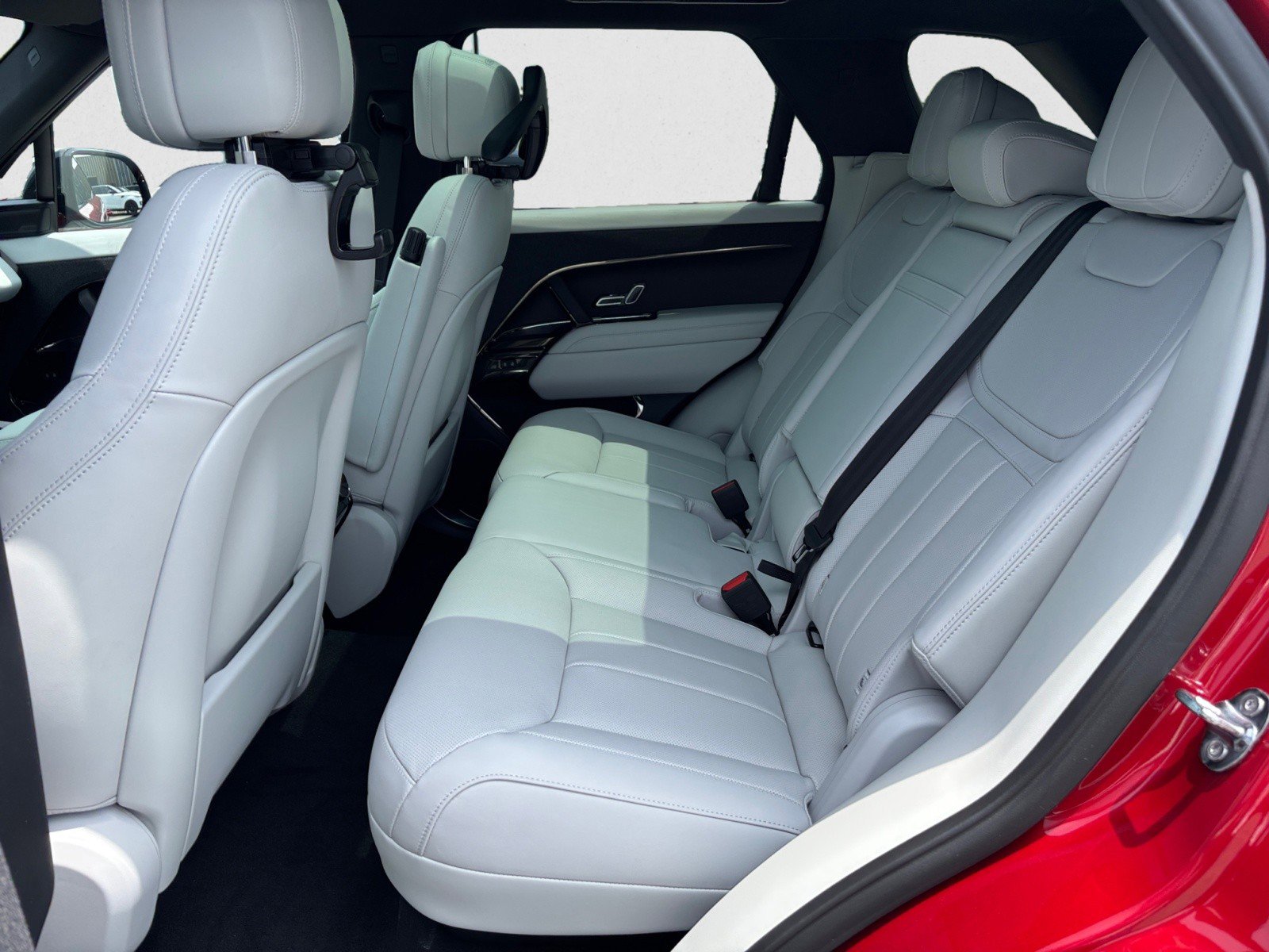 New 2025 Land Rover Range Rover Sport SE image 18