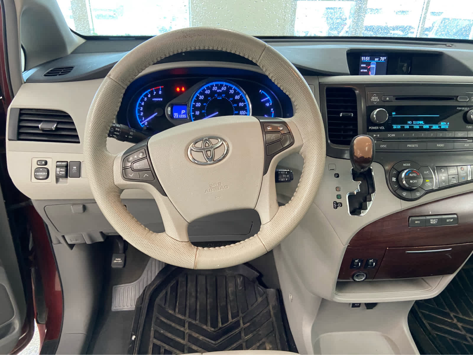 Used 2013 Toyota Sienna XLE FWD image 19