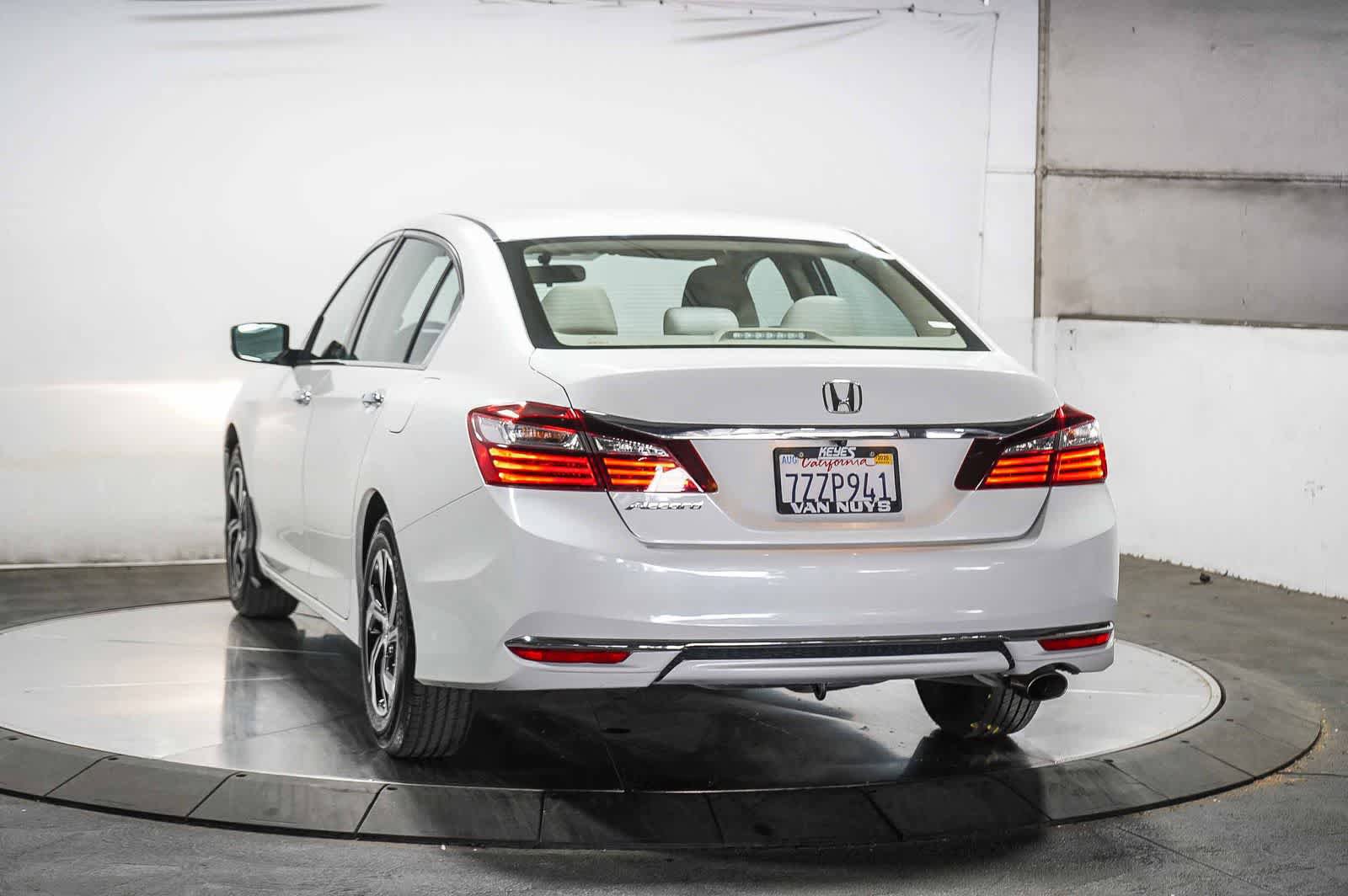 Used 2017 Honda Accord LX image 4