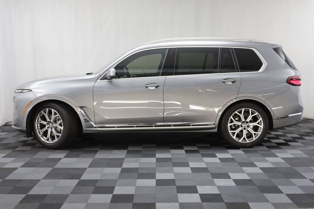 Used 2023 BMW X7 xDrive40i w/ Premium Package AWD/4WD image 4