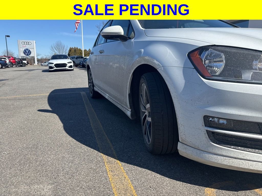 Used 2015 Volkswagen Golf SE image 4