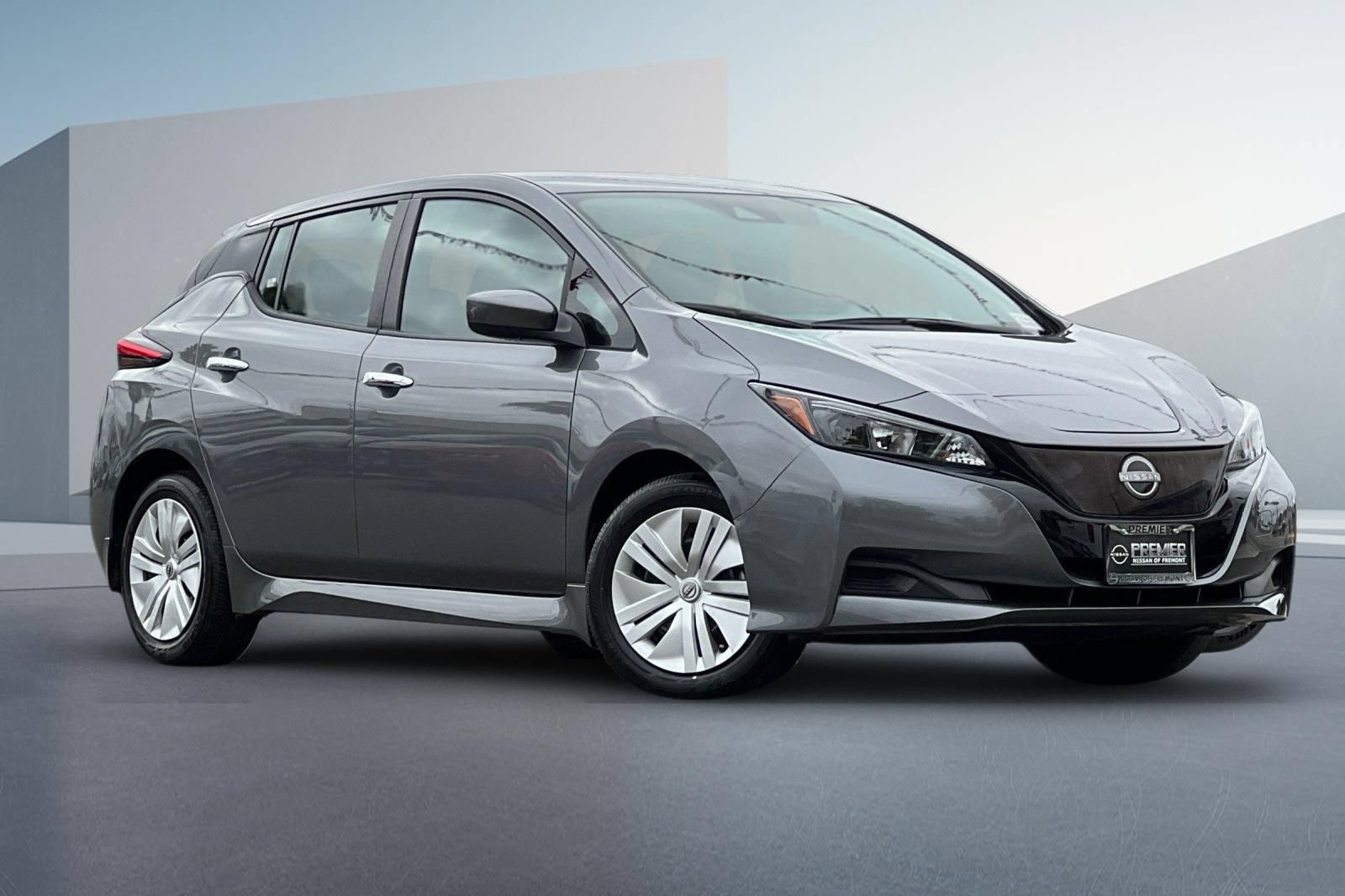Certified 2025 Nissan Leaf S FWD image 2