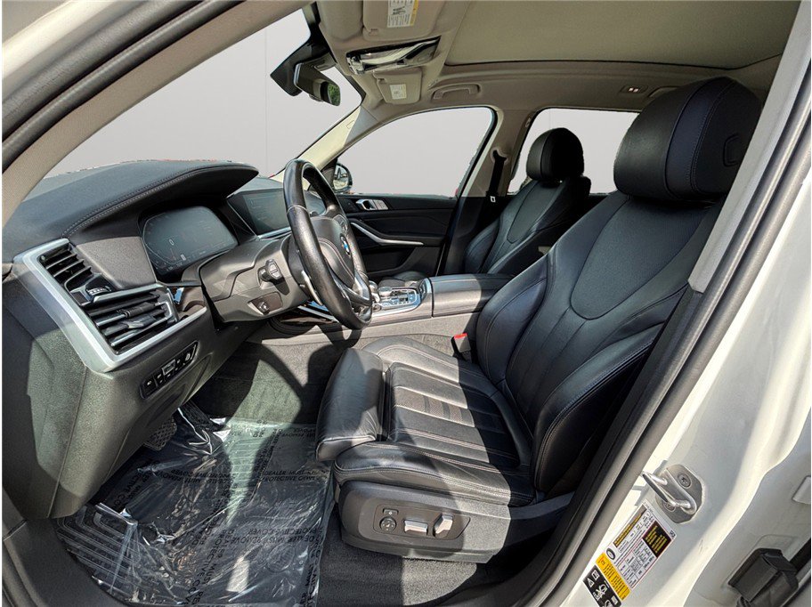 Used 2021 BMW X7 xDrive40i w/ Parking Assistance Package image 2