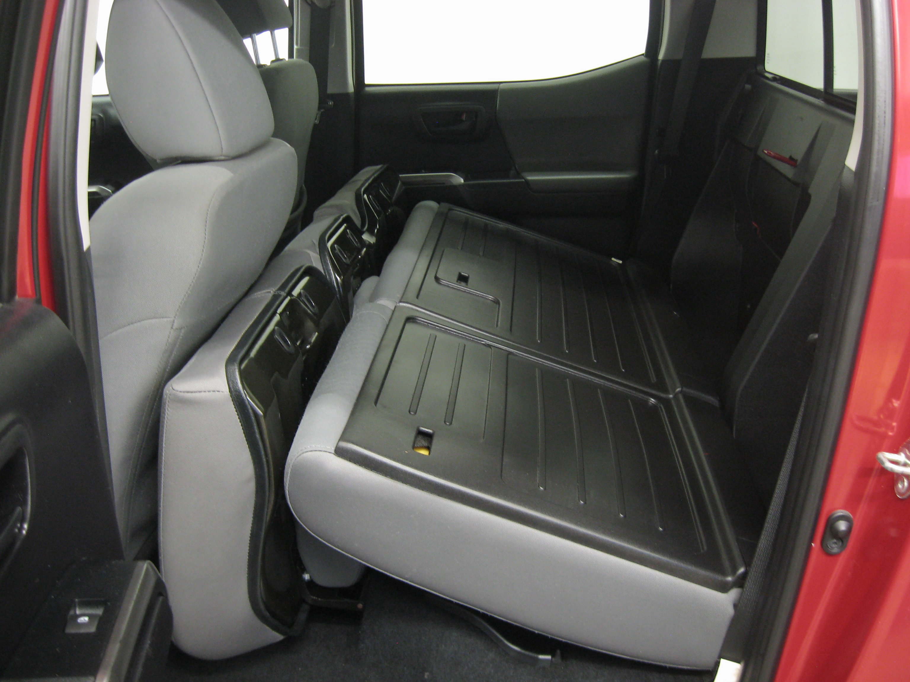 Used 2020 Toyota Tacoma SR5 image 9