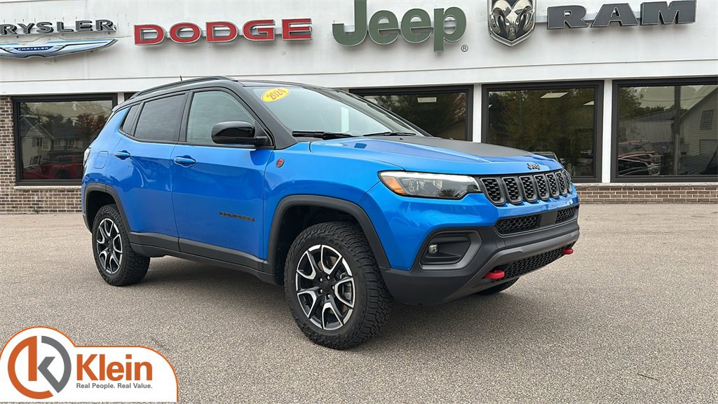 Used 2024 Jeep Compass Trailhawk w/ Trailhawk Elite Group image 1