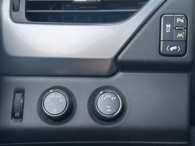 Used 2020 Chevrolet Suburban LT image 22