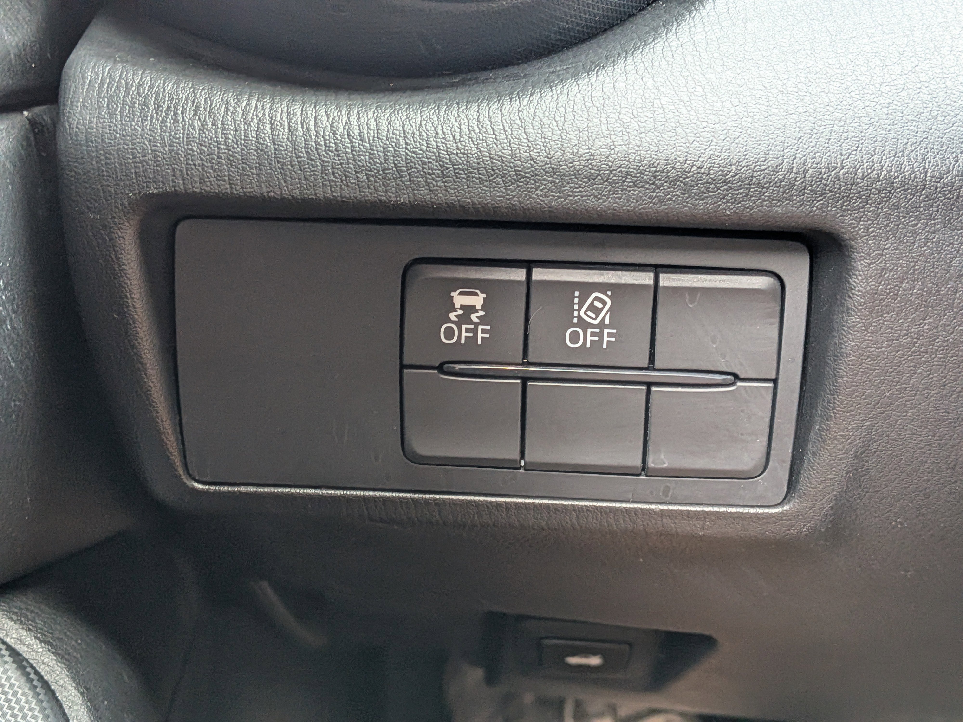 Used 2021 MAZDA MX-5 Miata Sport RWD image 21
