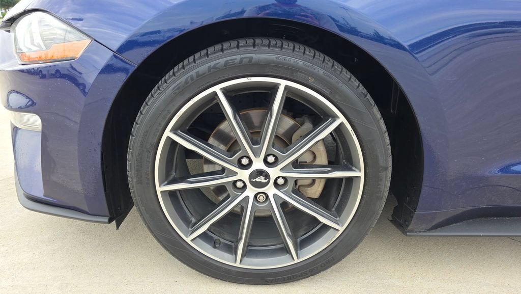 Used 2018 Ford Mustang Coupe w/ Equipment Group 101A RWD image 10