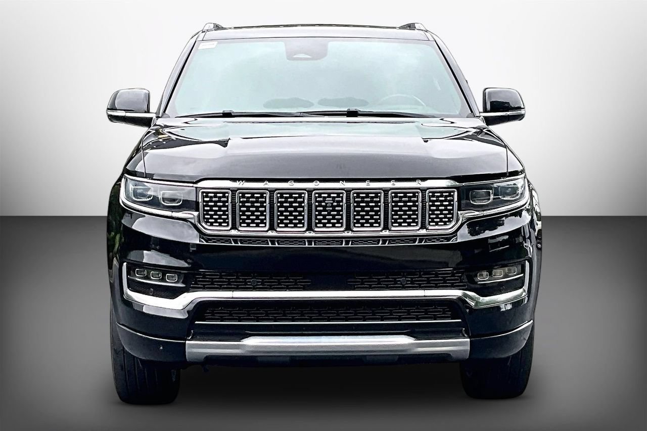Used 2023 Jeep Grand Wagoneer Series II AWD/4WD image 3