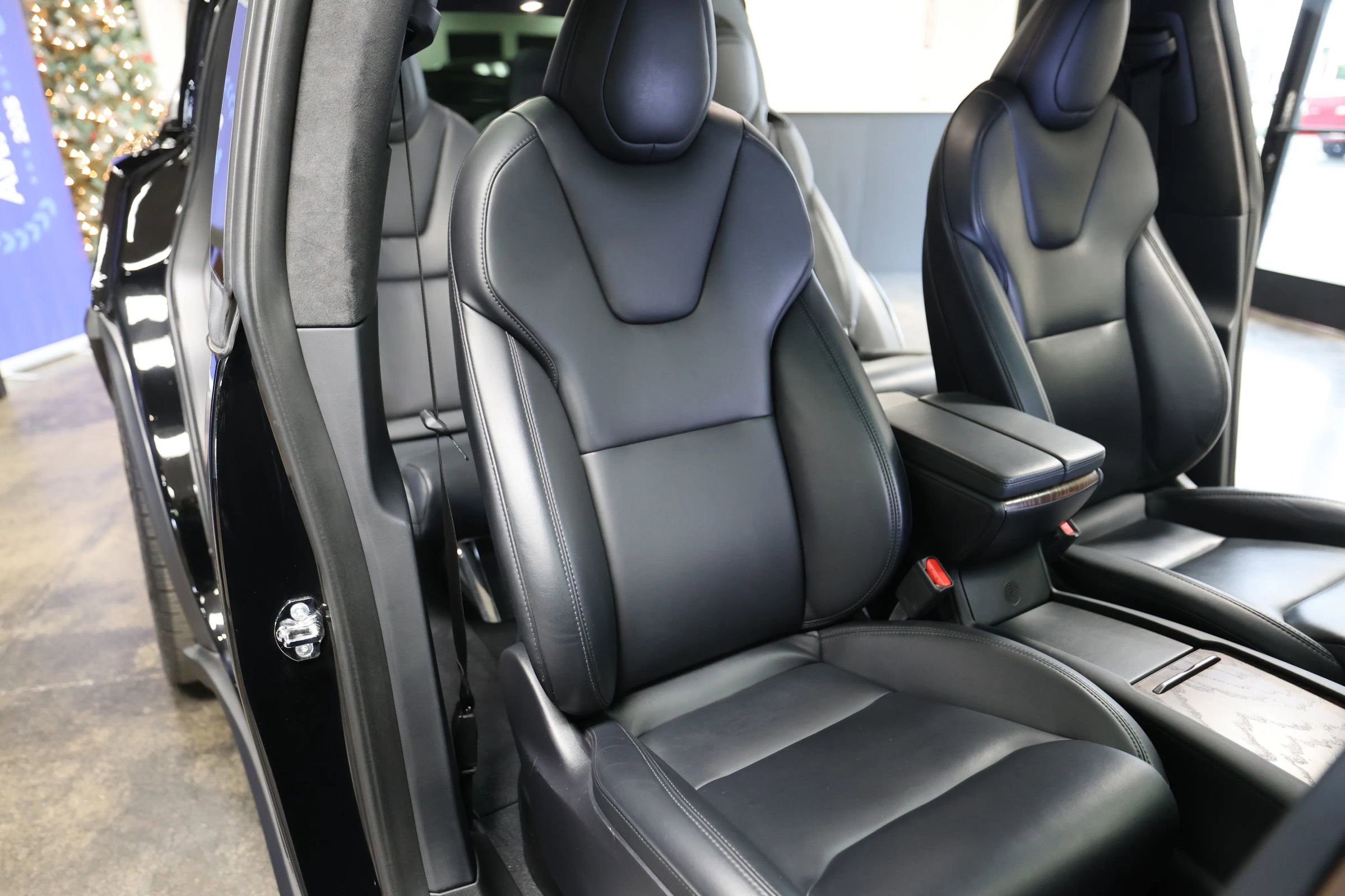 Used 2020 Tesla Model X Long Range image 32