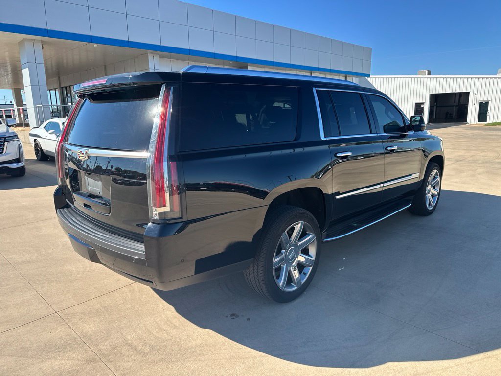 Used 2018 Cadillac Escalade ESV Luxury AWD/4WD image 32