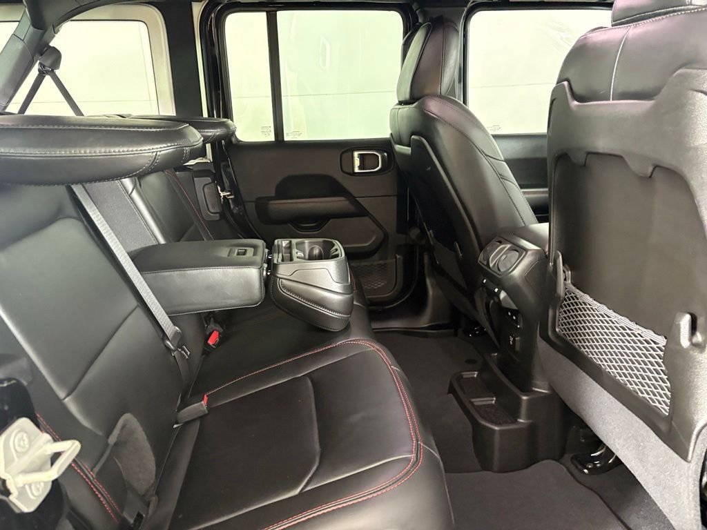 Used 2024 Jeep Wrangler Unlimited Rubicon AWD/4WD image 17