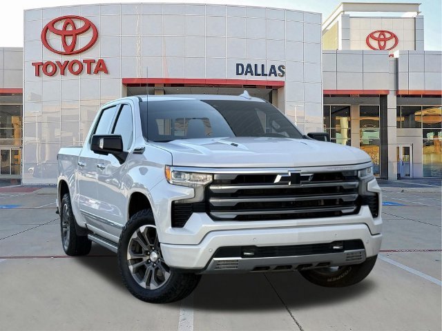 Used 2023 Chevrolet Silverado 1500 High Country w/ Technology Package AWD/4WD image 1