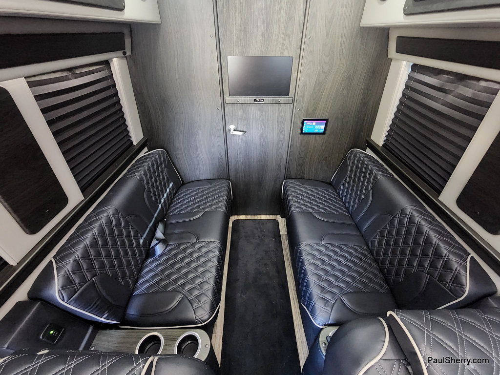 Used 2024 Mercedes-Benz Sprinter 3500 image 42