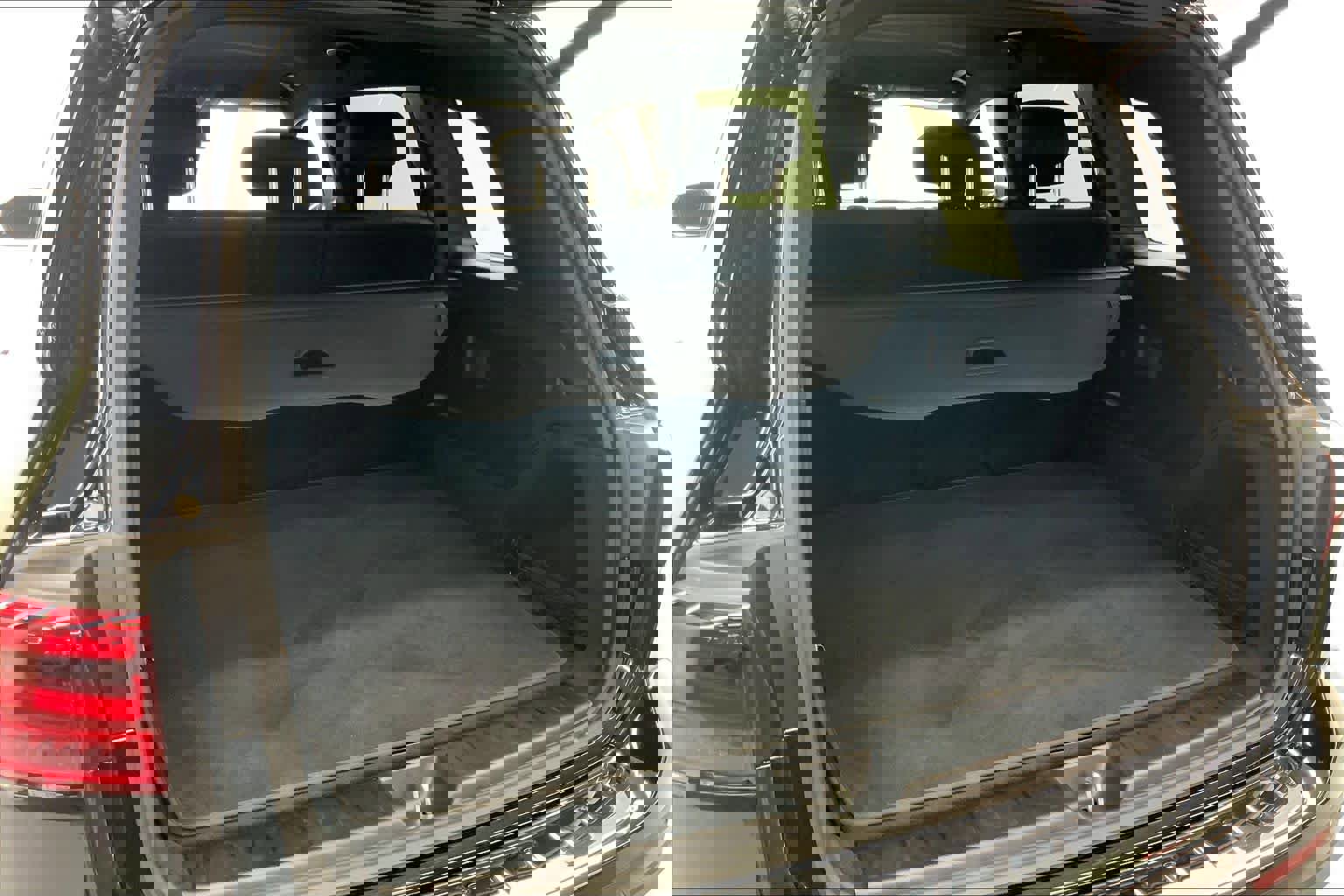 Used 2025 Mercedes-Benz GLB 250 image 16