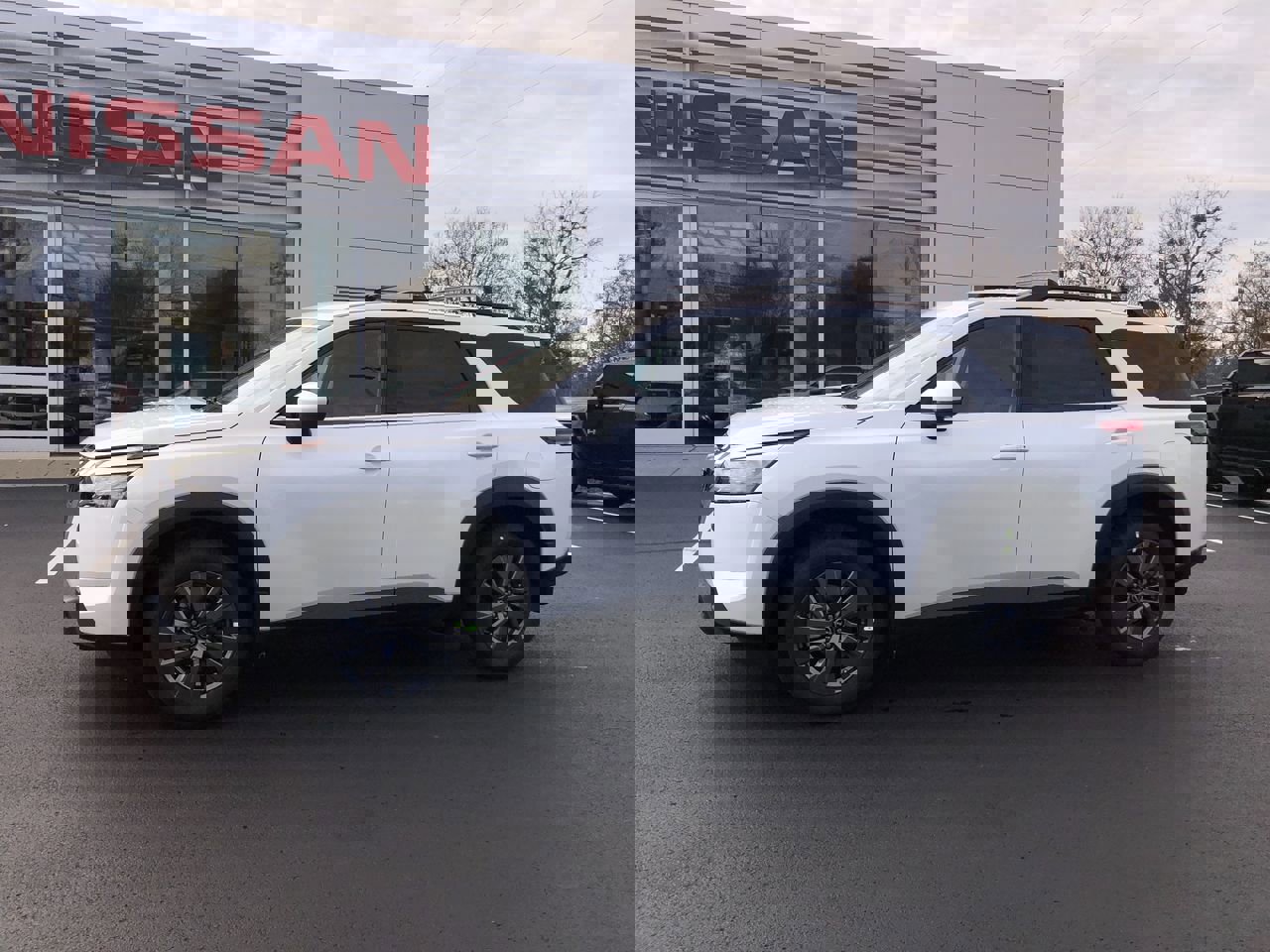 New 2025 Nissan Pathfinder SV image 11