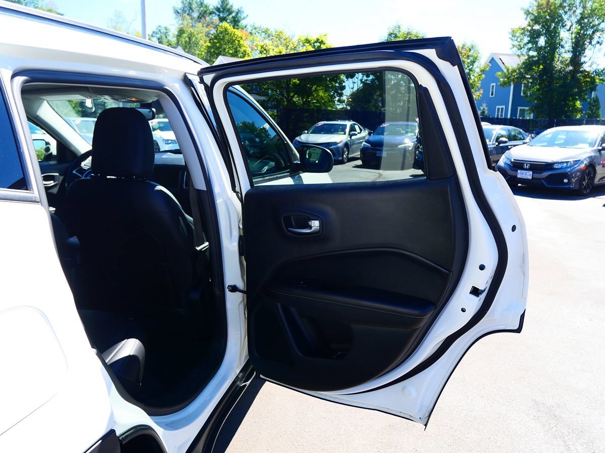 Used 2019 Jeep Compass Latitude w/ Popular Equipment Group AWD/4WD image 31