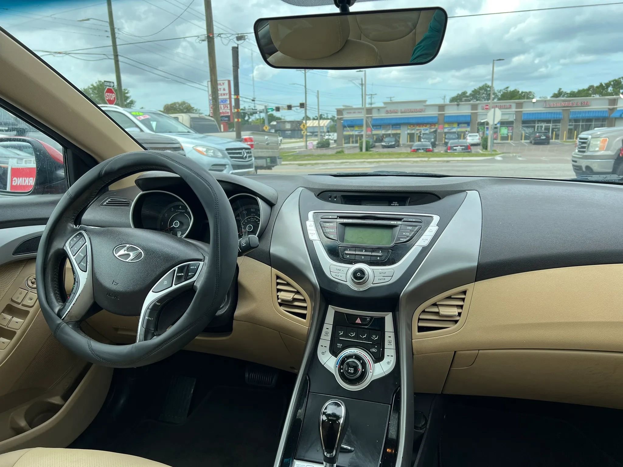 Used 2012 Hyundai Elantra Limited image 13