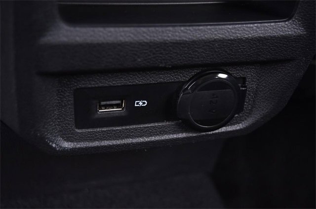 Used 2020 Volkswagen Tiguan SEL w/ Tiguan Two-Row MDO Package image 26