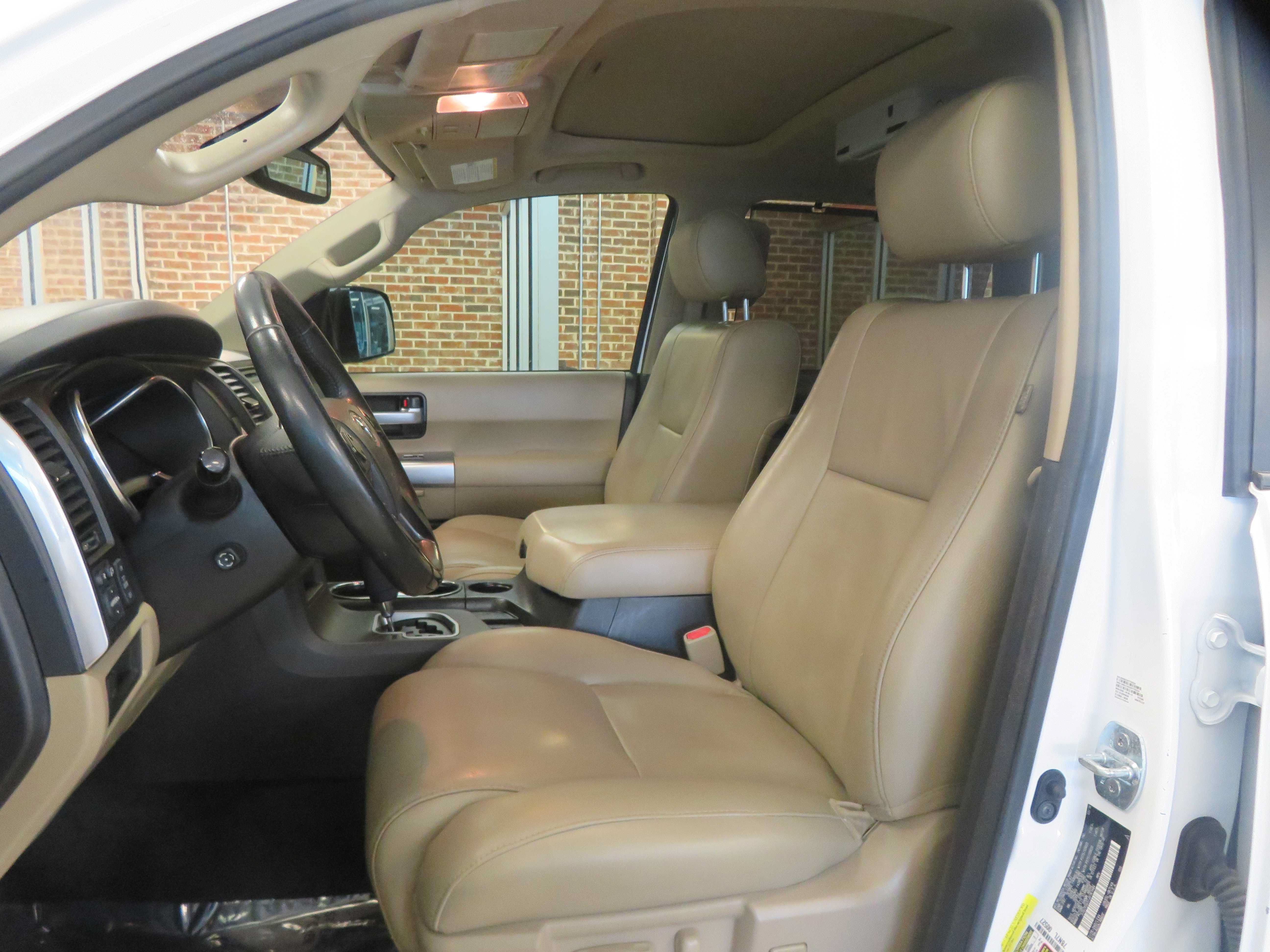 Used 2018 Toyota Sequoia Limited w/ Safety & Convenience Package AWD/4WD image 15