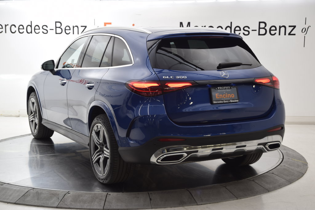Used 2023 Mercedes-Benz GLC 300 image 4