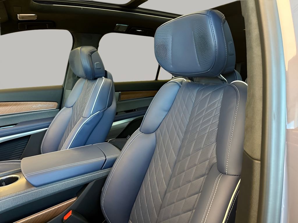 New 2026 Cadillac Vistiq Premium Luxury image 22