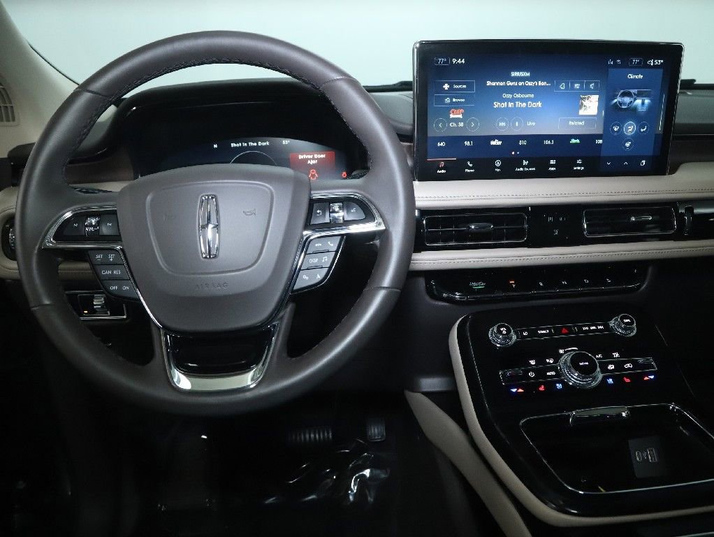 Used 2023 Lincoln Nautilus Reserve w/ Cargo Utility Package AWD/4WD image 30