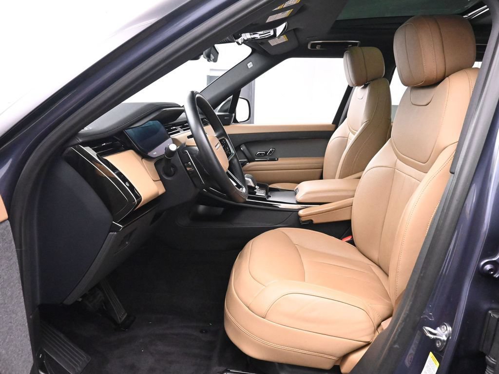 Used 2024 Land Rover Range Rover Sport SE AWD/4WD image 11
