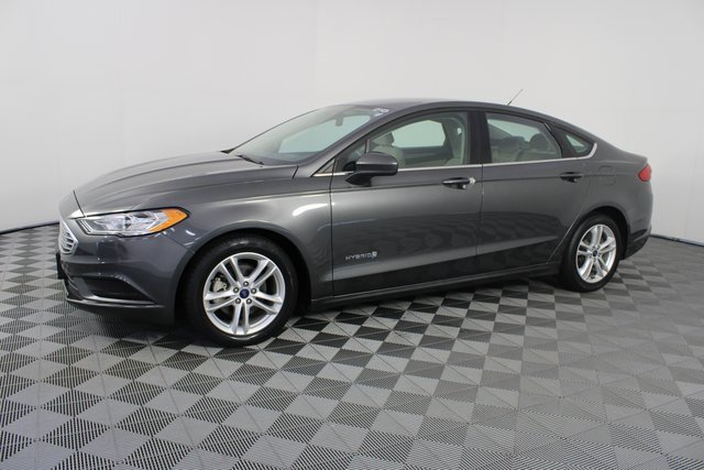 Used 2018 Ford Fusion S image 2